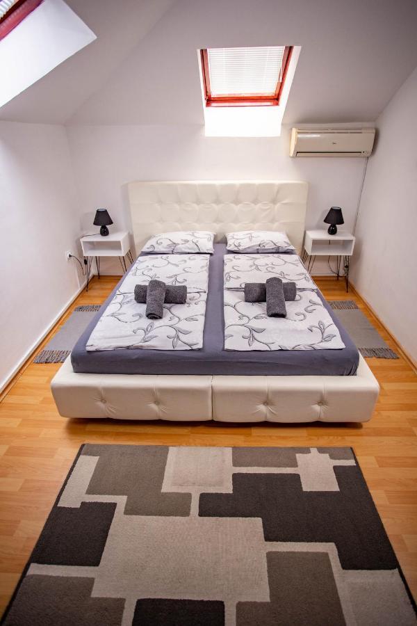 Appartamento Paris Night Private Parking Ni Esterno foto