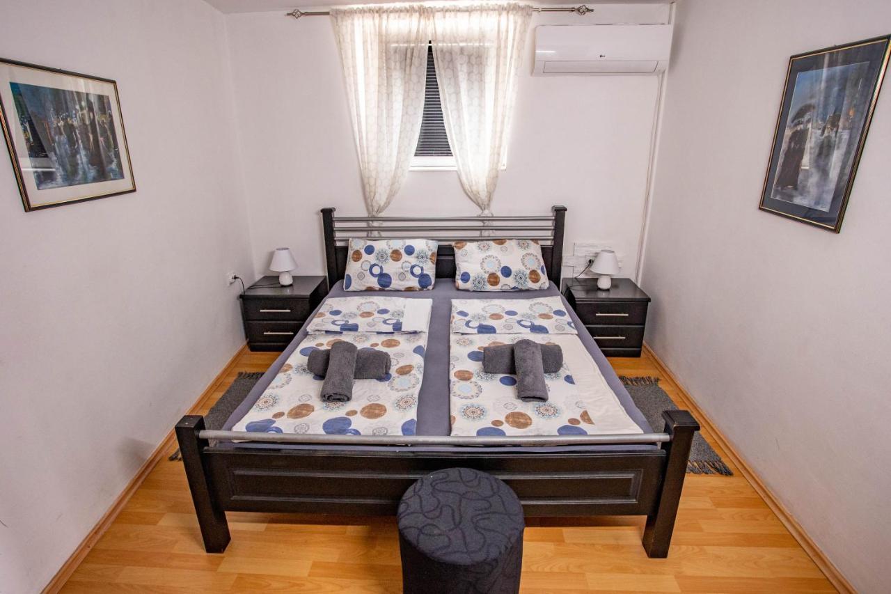 Appartamento Paris Night Private Parking Ni Esterno foto