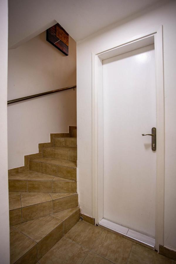Appartamento Paris Night Private Parking Ni Esterno foto